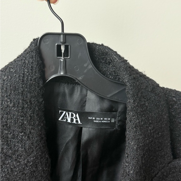 Zara Women's Tweed Black Blazer with Gold Buttons - Picture 5 of 6
